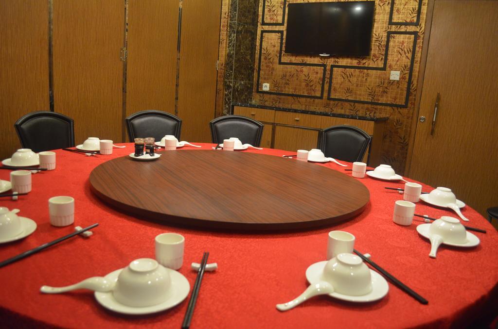 Mustika Gajah Mada Hotel Giacarta Esterno foto