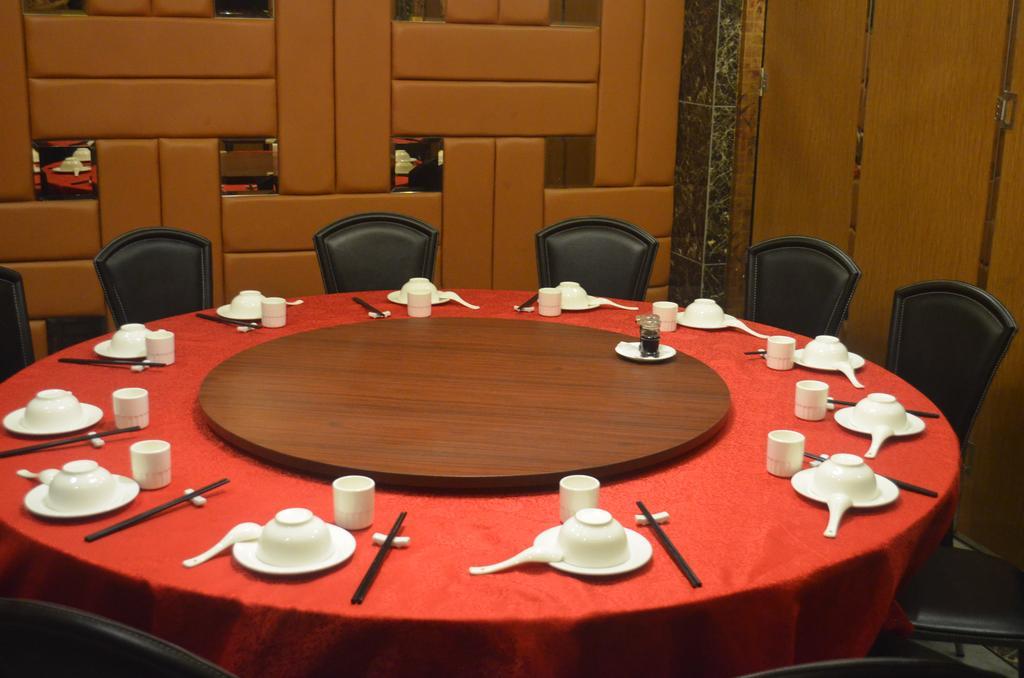 Mustika Gajah Mada Hotel Giacarta Esterno foto