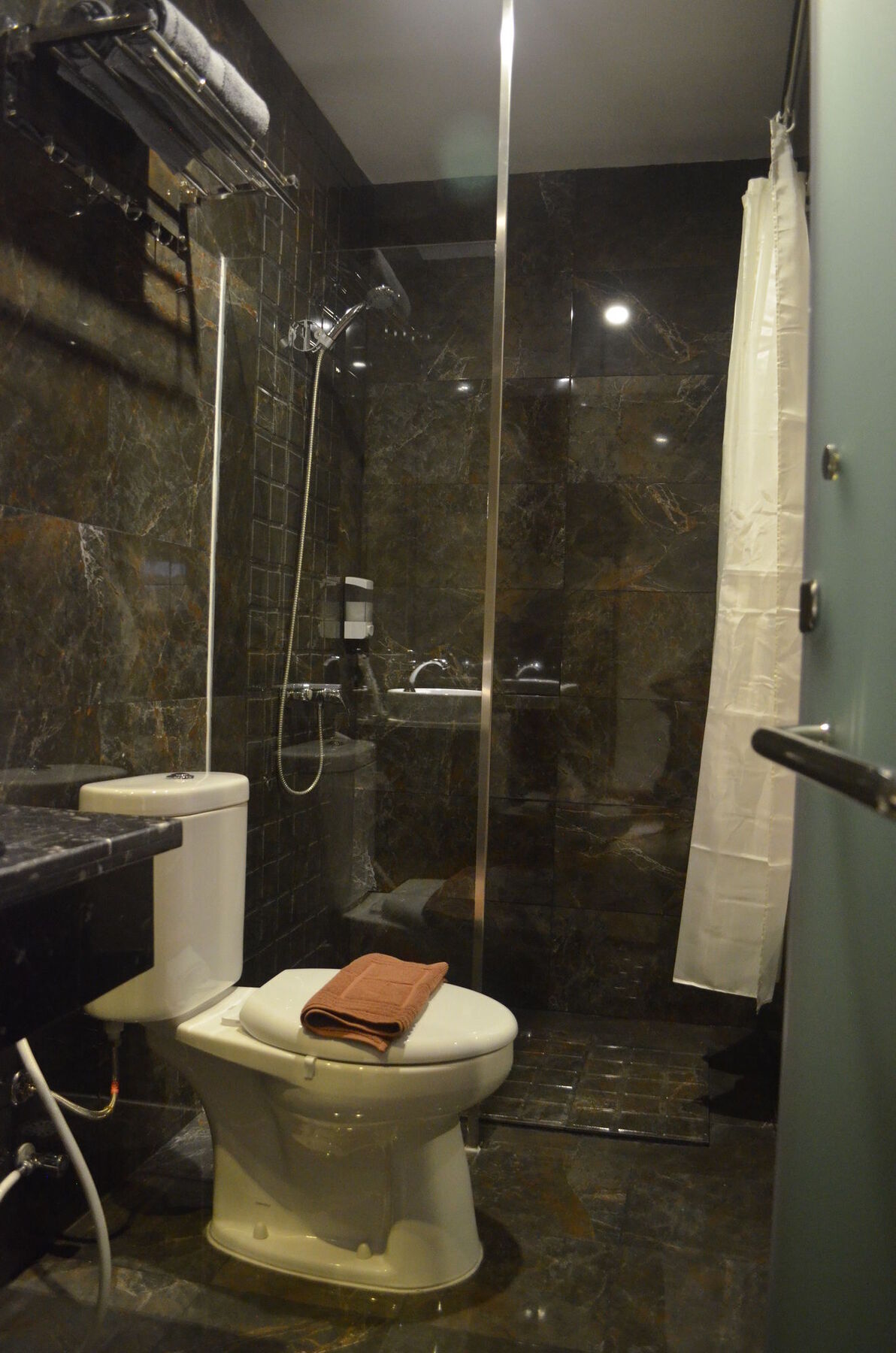 Mustika Gajah Mada Hotel Giacarta Esterno foto