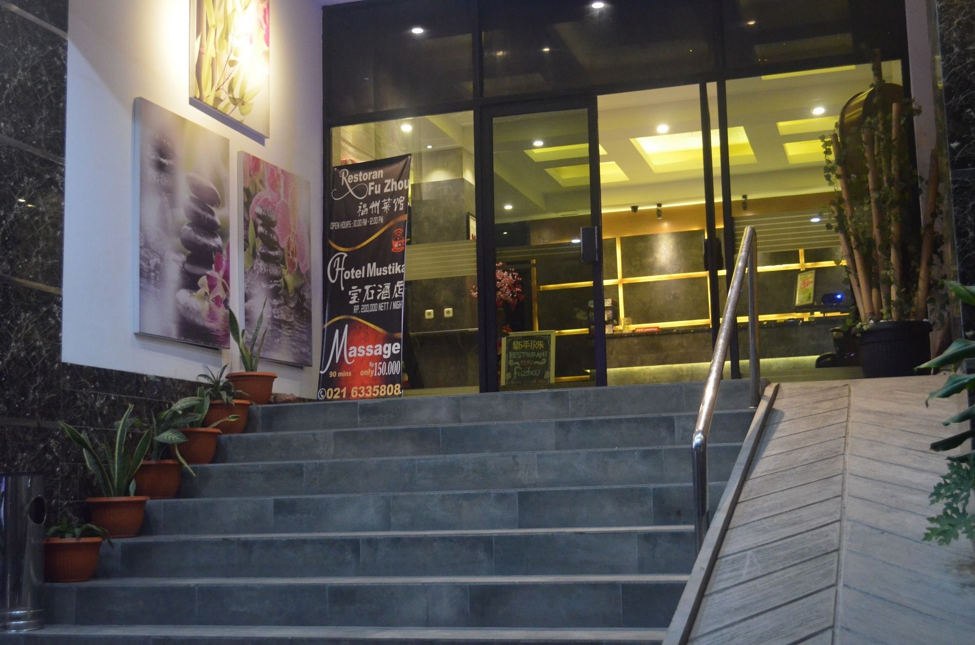 Mustika Gajah Mada Hotel Giacarta Esterno foto
