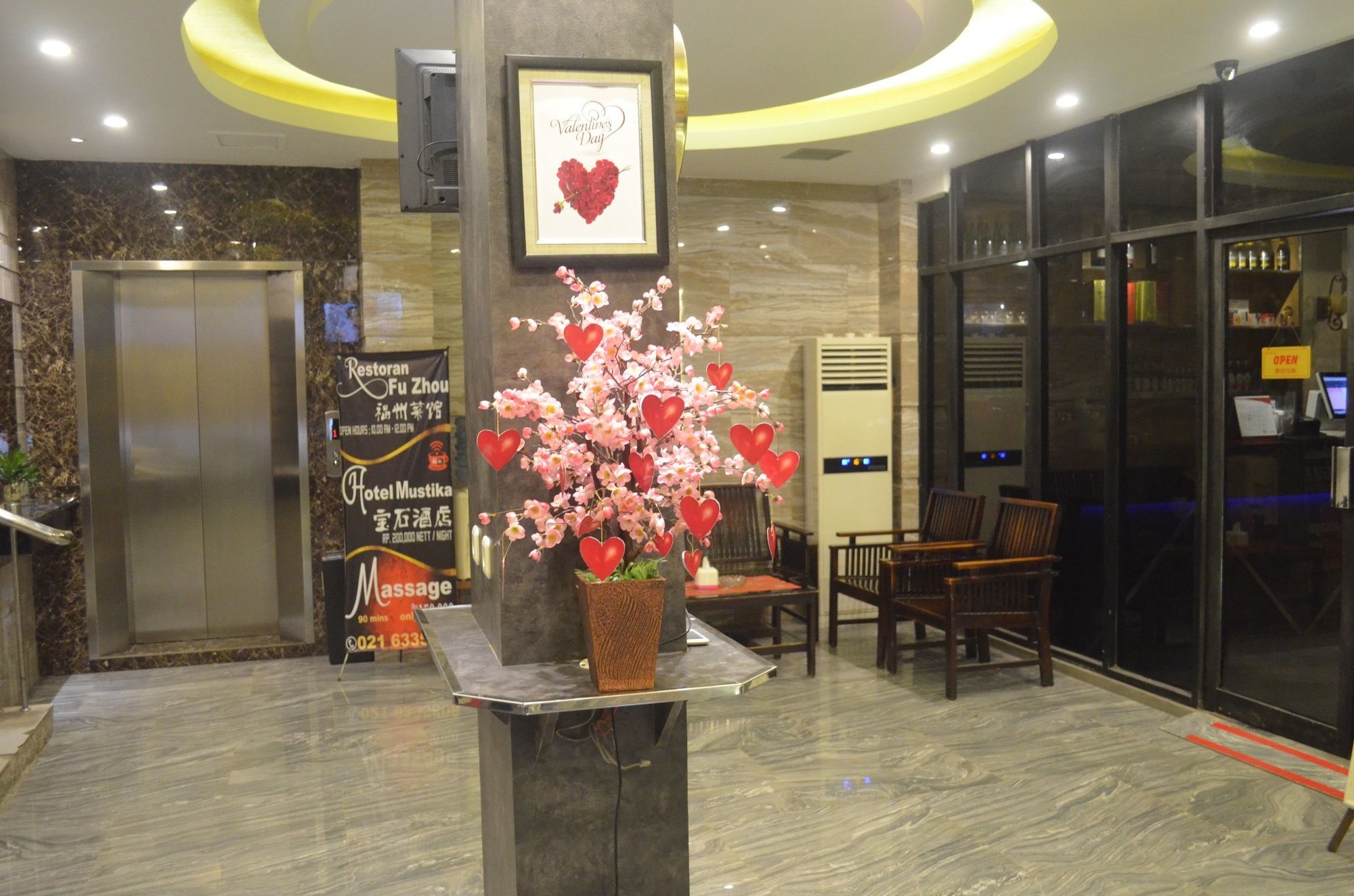 Mustika Gajah Mada Hotel Giacarta Esterno foto